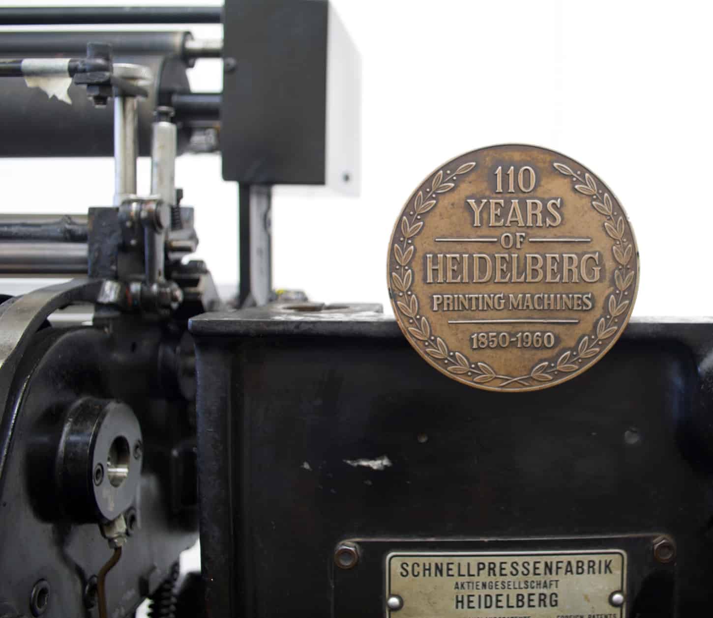 Betty Heidelberg Platen sign detail